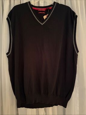 Black V‑Neck Sleeveless Sweater Vest by American blue size xxl new with tags